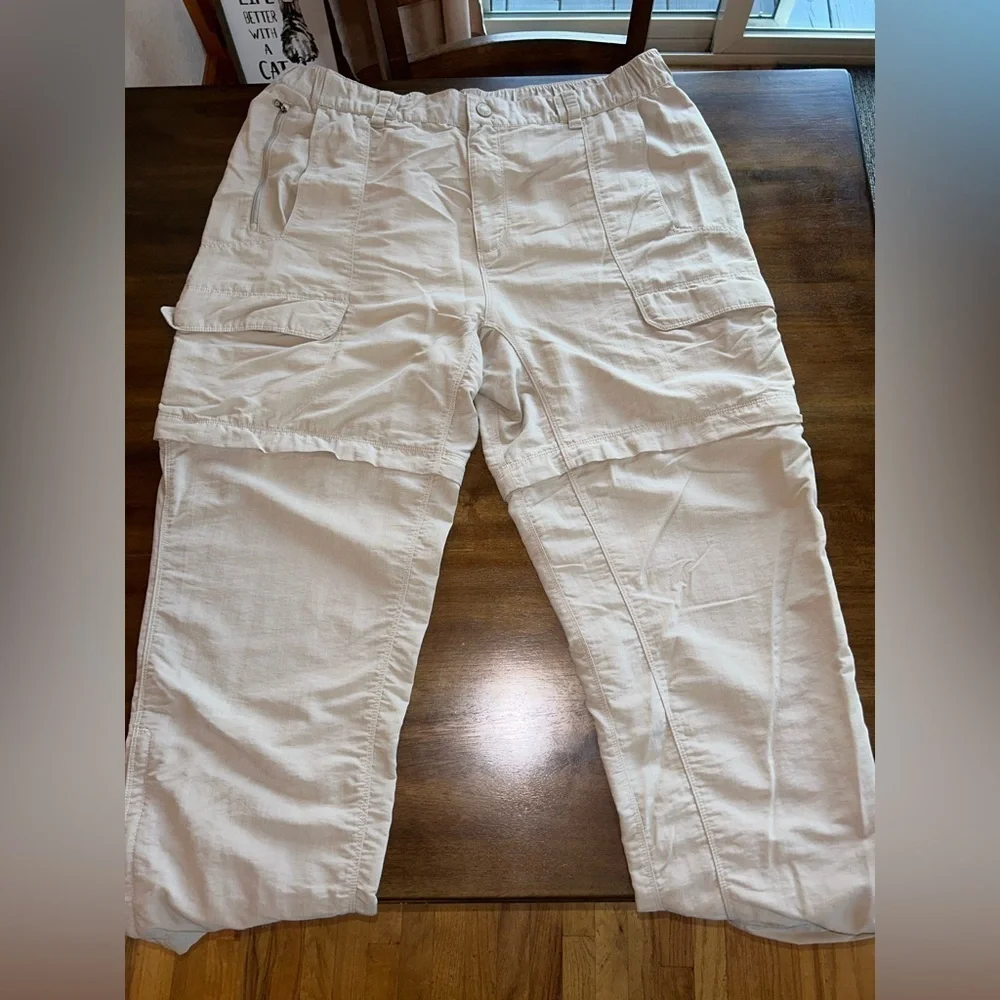 The North Face Men’s XL Outdoor/Hiking Convertible Pants.